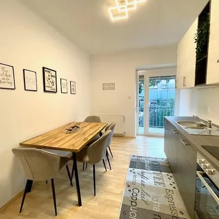 Apartment Elegante Mit Balkon - Nähe Stadthalle Graz