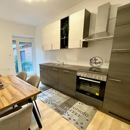 Апартаменти Elegante Mit Balkon - Naehe Stadthalle *