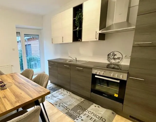 Apartamento Elegante Mit Balkon - Naehe Stadthalle *